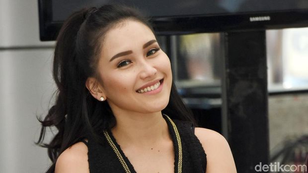 Ayu Ting Ting berdamai dengan Luna Maya