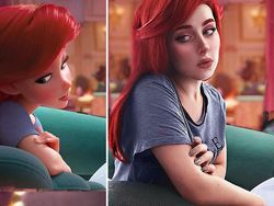 Aksi Cosplayer Cantik Asal Rusia Bikin Terpana