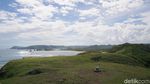 Potret Keindahan Bukit Merese di Lombok