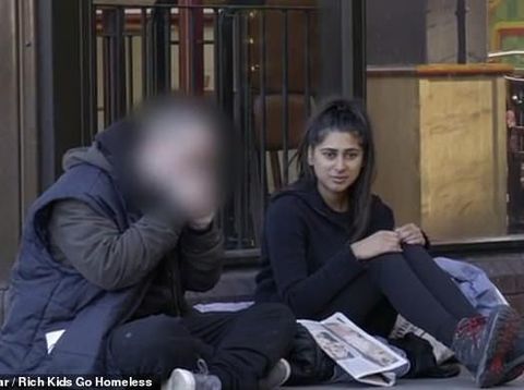 Crazy Rich Cantik Ini Rela Hidup Miskin Demi Reality Show, Ini yang Terjadi