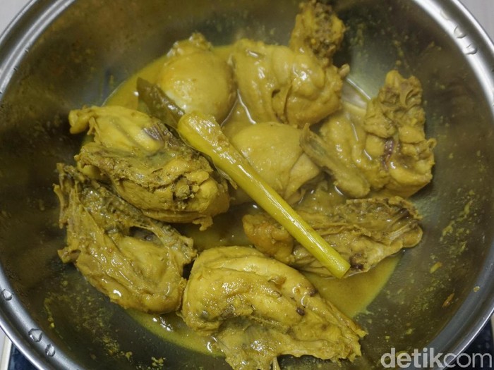 Masak Apa Hari Ini : Nangka Muda dan Ayam Bumbu Kuning 