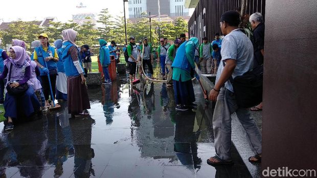 Sambut Ramadan, Oded dan Warga Bebersih Bandung
