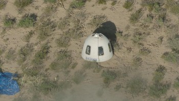 “Beberapa bulan ke depan, menjelang akhir tahun ini,kami akan menerbangkan manusia di roket ini,” ujar Ariane Cornell, Head of Astronaut Blue Origin. Foto: Reuters