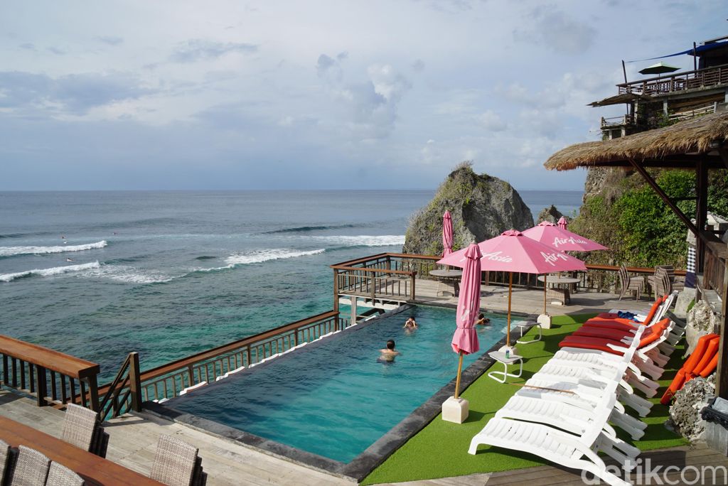 Pantai Suluban Bali