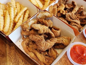 Gurihnya Nendang! Ini 5 Tempat Makan yang Punya Kulit Ayam Enak