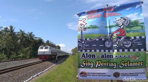 Sosialisasi Gerakan Nasional Selamat di Perlintasan Kereta Api di Kebumen. 