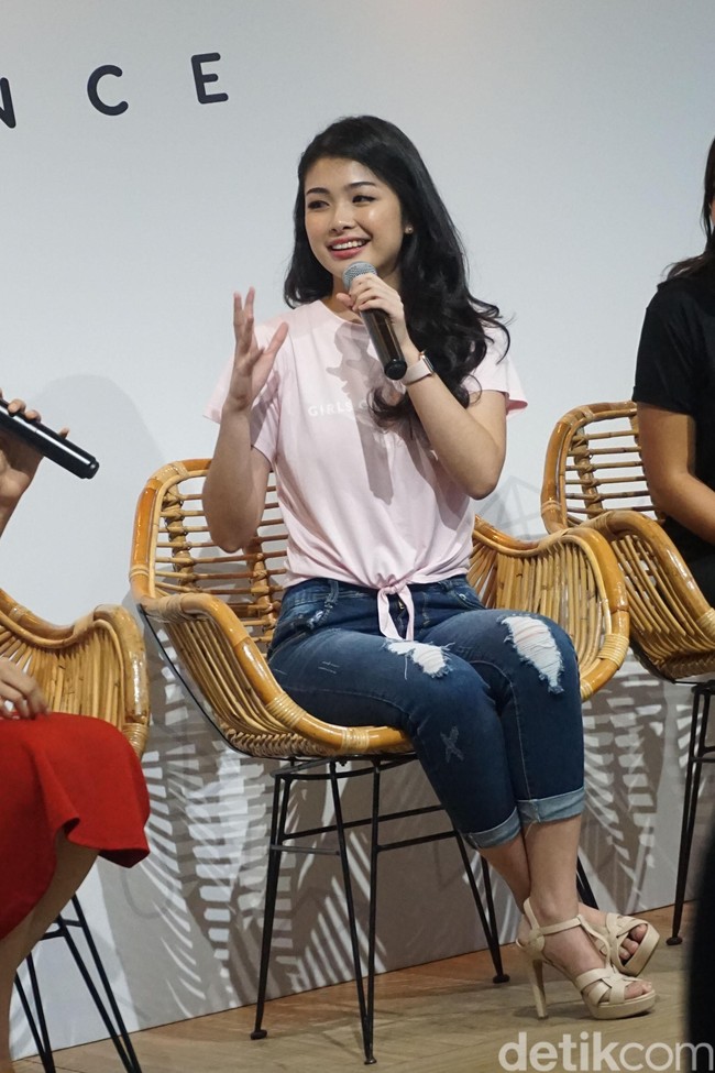 Putus dari Sean, Elisa kembali disorot lagi sebagai kontestan Miss Indonesia 2019. Mewakili Provinsi Banten, perempuan kelahiran Jakarta, 20 Oktober 1998, ini berhasil merebut hati juri dan para penonton. Elisa pun membawa pulang gelar Runner-up I Miss Indonesia 2019. (Foto: Daniel Ngantung/Wolipop)