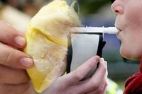 Terlalu Banyak Makan Durian, Pria Asal China Ini Tidak Lolos Tes Mabuk