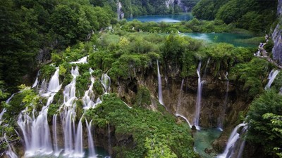 Foto: Danau Plitvice yang Kembar 16 Bagai Alam Surgawi