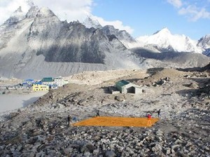 Gunung Everest Terancam Tinja Para Pendaki