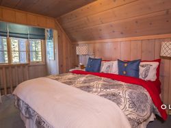 Mengintip Rumah Ratusan Miliar Zuckerberg di Tepi Danau