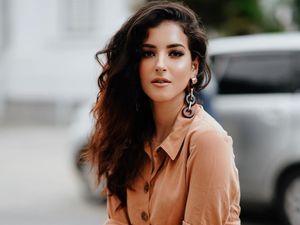 Selalu Pakai Makeup Tebal, Ini Rahasia Wajah Tasya Farasya Tetap Kinclong