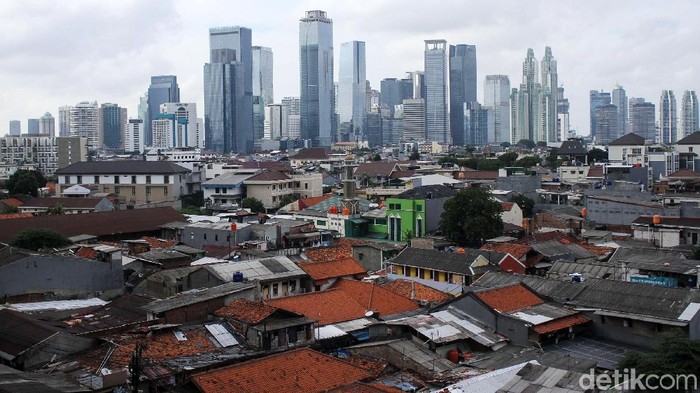 Pemandangan gedung bertingkat di Jakarta, Jumat (3/5/2019). Pertumbuhan gedung tinggi di Jakarta terus meningkat. Menurut data The Skyscraper Center, jumlah gedung bertingkat di ibu kota Jakarta saat ini mencapai 382 gedung. Sebagian besar atau 42 persen dari gedung-gedung pencakar langit memiliki ketinggian di atas 150 meter umumnya digunakan untuk perkantoran.