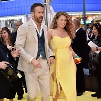 Blake memang dikenal cinta dengan aksesori. Di penampilan kali ini pun ia memakai banyak cincin dan gelang untuk menyempurnakan gayanya. Foto: Getty Images