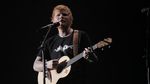 Ngamen Berkelas ala Ed Sheeran di GBK