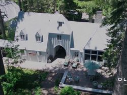 Mengintip Rumah Ratusan Miliar Zuckerberg di Tepi Danau