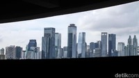 Tak hanya gedung perkantoran yang terus tumbuh, gedung hunian juga ikut bertambah.