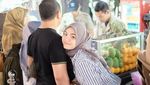 Pose Cantik Vebby Palwinta, Mantan Pacar Baim Wong Saat Makan Bareng Keluarga