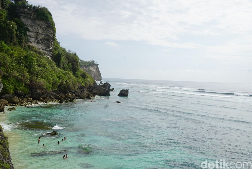 Pantai Suluban Bali