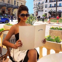 Dari Thailand sampai Prancis dijelajahi putri dari konglomerat ini. Inilah penampilan hits Rukaya saat berada di sebuah cafe di Paris, Prancis.  Foto: Instagram @rukayax