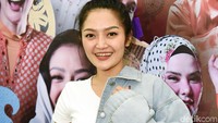 Siti Badriah dikabarkan akan melepas masa lajangnya tahun ini. Foto: Noel/detikFoto