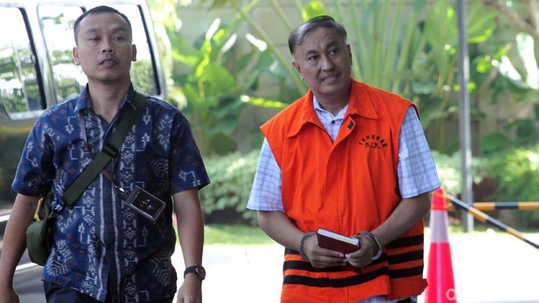 KPK Sita Land Cruiser Milik Markus Nari Terkait Kasus e-KTP KPK Sita Land Cruiser Milik Markus Nari Terkait Kasus e-KTP