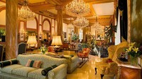 Le Pavillon Hotel di New Orleans memiliki gaya arsitektur zaman Gilded dengan hiasan lampu gantung antik Cekoslovakia dan barang-barang antik dari Prancis. Namun, siapa sangka hotel bergaya klasik ini terkenal sebagai salah satu hotel paling berhantu di kota tersebut. Istimewa/Dok. www.1stdibs.com.