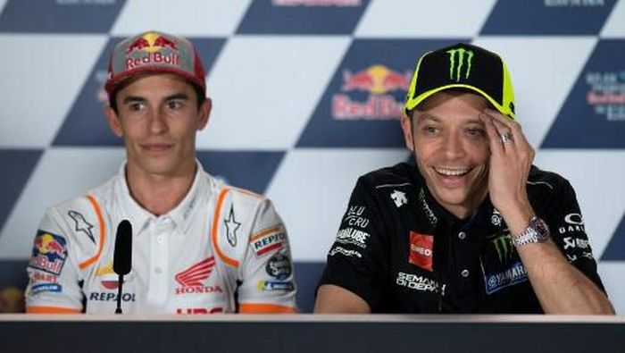 Marc Marquez Monster Energy Yamahas Italian rider Valentino Rossi and Repsol Honda Teams Spanish rider Marc Marquez (L) attend a press conference at the Jerez-Angel Nieto Circuit in Jerez de la Frontera on May 2, 2019 ahead of the Spanish Grand Prix. (Photo by JORGE GUERRERO / AFP)