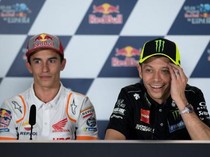 Ini Alasan Lorenzo Bilang Marquez Belum Selevel Rossi