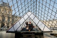 So Sweet! Mahasiswi Ini Menang Hadiah Kencan Romantis Semalam di Louvre