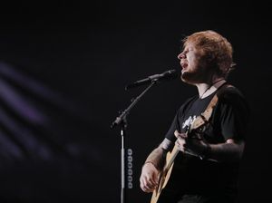 Ed Sheeran Bantah Shape of You Hasil Jiplakan
