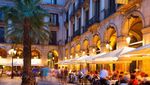 Foto: Plaza Reial, Tempat Fans Liverpool Rusuh di Barcelona