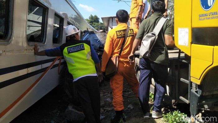 Sempat Terganggu Perjalanan Kereta Merak Rangkas Kembali Normal