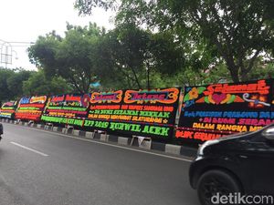 Papan Bunga Selamat Datang Presiden di Kantor BPN Aceh, Ini Respons TKD