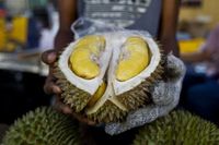 Terlalu Banyak Makan Durian, Pria Asal China Ini Tidak Lolos Tes Mabuk