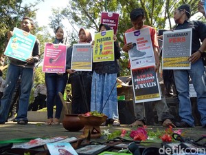 Jurnalis Malang Kecam Masih Ada Kekerasan di Indonesia