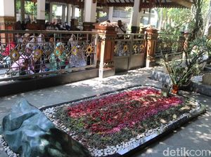 Ribuan Peziarah Kunjungi Makam Gus Dur di Jombang Jelang Ramadhan