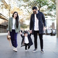 MM is coming soon *6 months pregnant, begitu sepenggal keterangan foto Sandra Dewi yang mengumumkan kehamilannya. Dalam foto tersebut, Sandra berfoto bersama anak pertama dan suaminya. Penampilan artis sinetron itu pun memang tampak semakin cantik pada kehamilannya ini. Gk kelihatan ,, klo lg hamil ya ampun klo aku hamil udh segentong 6bl, komentar netzien.  Foto: dok. Instagram @sandradewi88