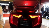 Ukuran motor yang besar diklaim asyik untuk diajak touring jarak jauh. Foto: Pradita Utama