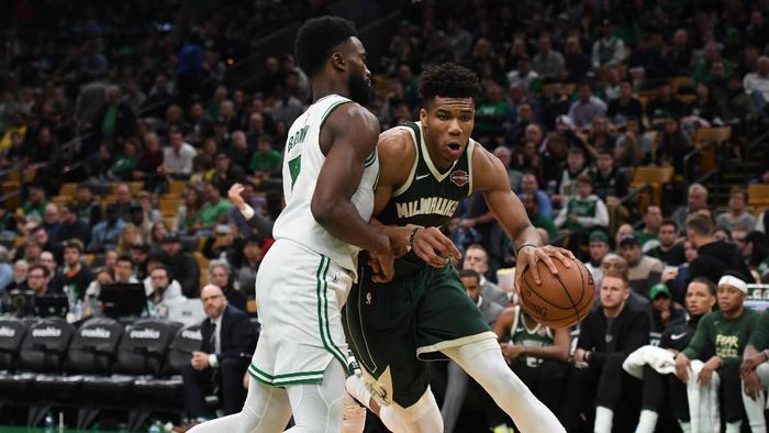 Boston Celtics dikalahkan Milwaukee Bucks di gim ketiga Playoff NBA (Bob DeChiara-USA TODAY Sports) Boston Celtics dikalahkan Milwaukee Bucks di gim ketiga Playoff NBA (Bob DeChiara-USA TODAY Sports)