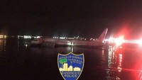 Menurut Badan Aviasi Federal (FAA), dua orang mengalami luka-luka ringan. Sedangkan Kantor Sheriff Jacksonville menyatakan bahwa 21 orang telah dibawa ke rumah sakit dalam kondisi baik. (Foto: Kantor Sheriff Jacksonville via Twitter)
