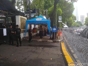 Rekapitulasi Pemilu Luar Negeri, Kawat Berduri Dipasang di Depan Kantor KPU