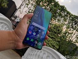 Menggenggam Oppo Reno 5G di Indonesia