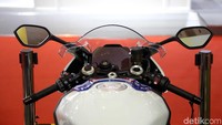 Untuk diketahui S1000RR ini mendapatkan sejumlah pembaruan dari segi fascia, mesin, hingga bobot dibandingkan versi yang lama. Foto: Pradita Utama