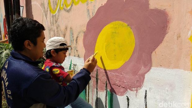 Jadi Sasaran Vandalisme, SLB C Plus Bandung Dibersihkan Puluhan Anak Muda