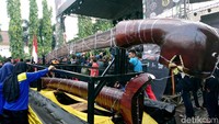 Para pendekar yang mengikuti kirab golok raksasa tersebut berjumlah sekitar 2.700 orang dari berbagai macam peguron atau organisasi pendekar. Festival itu diselenggarakan untuk memperkenalkan budaya tradisional khas Indonesia khususnya Banten.