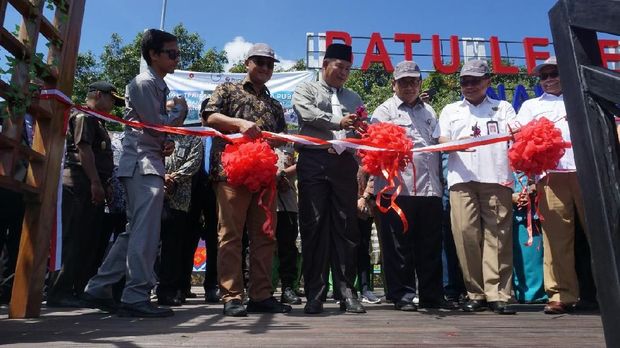 Batu Lepe, Ikon Wisata Baru di Perbatasan Indonesia