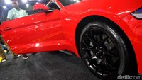 Pelek Ford Mustang yang sporty. Foto: Pradita Utama