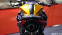 Ketangguhan di atas aspal dijanjikan motor asal Italia ini. Foto: Pradita Utama