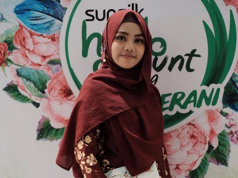 Gigit Lampu hingga Pecah, Hijabers Ini Gegerkan Audisi Sunsilk Hijab Hunt
